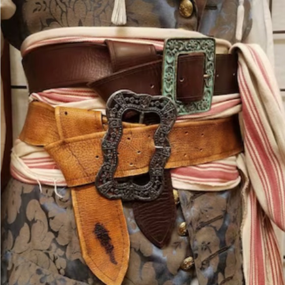 Faux leather pirate belt - Picture 4 of 5